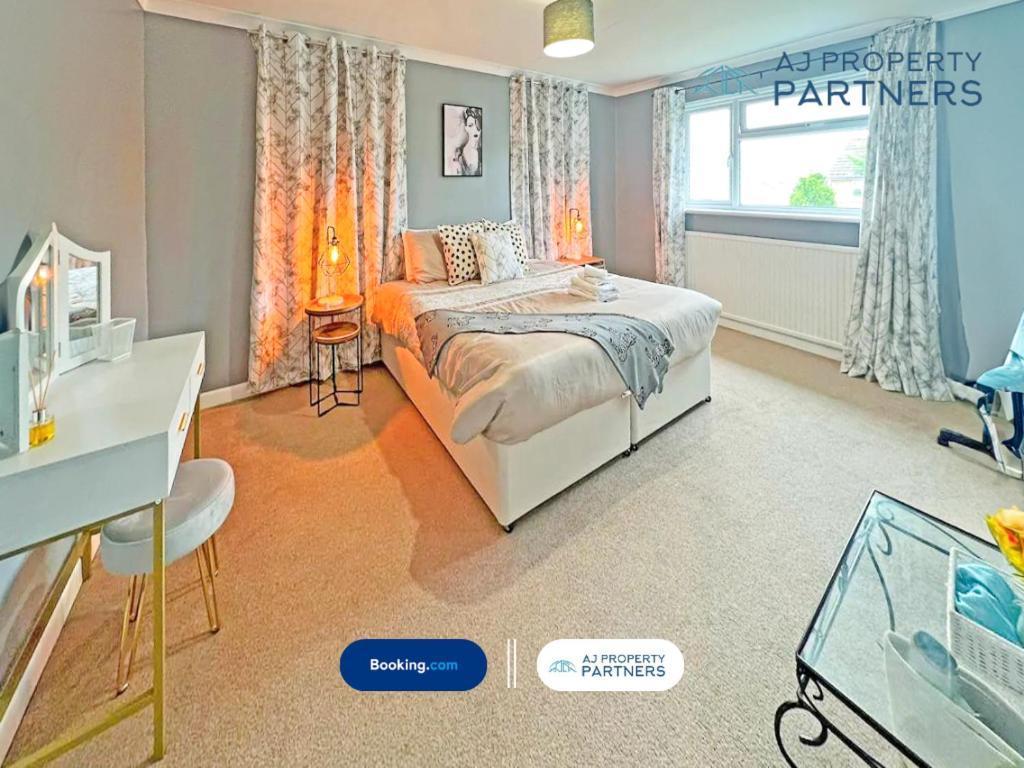Premium Deal L Hill View Home L Last-Minute Offer L Cheltenham L Aj Properties L Perfect For Short Or Long Stays L 4Beds 4Bedrooms Extérieur photo