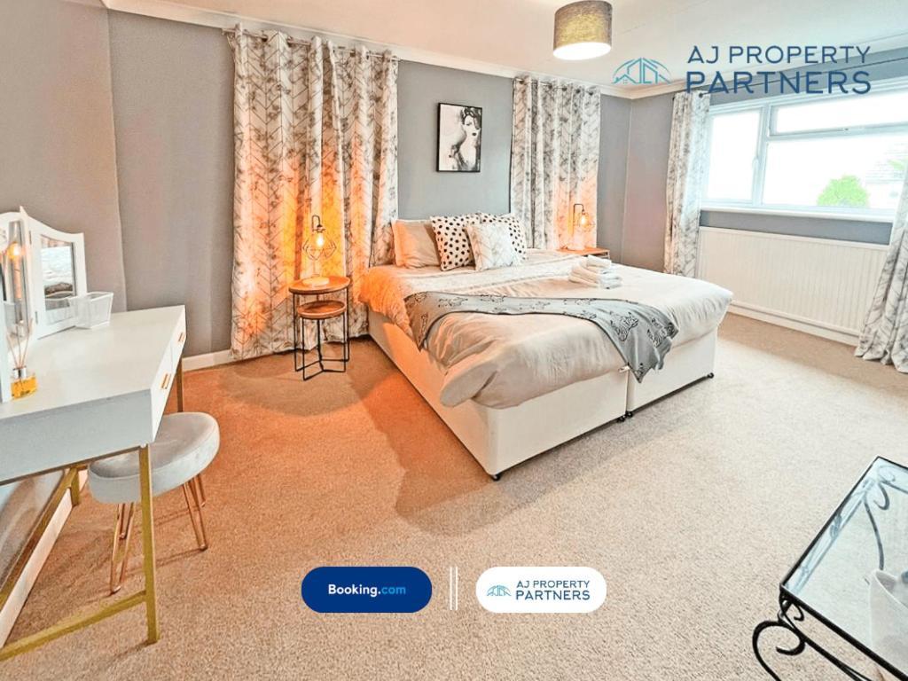 Premium Deal L Hill View Home L Last-Minute Offer L Cheltenham L Aj Properties L Perfect For Short Or Long Stays L 4Beds 4Bedrooms Extérieur photo