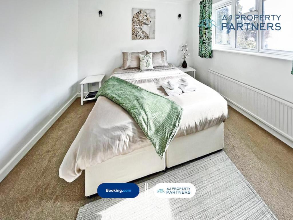 Premium Deal L Hill View Home L Last-Minute Offer L Cheltenham L Aj Properties L Perfect For Short Or Long Stays L 4Beds 4Bedrooms Extérieur photo