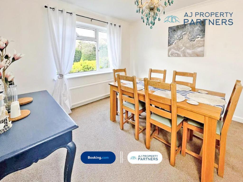 Premium Deal L Hill View Home L Last-Minute Offer L Cheltenham L Aj Properties L Perfect For Short Or Long Stays L 4Beds 4Bedrooms Extérieur photo
