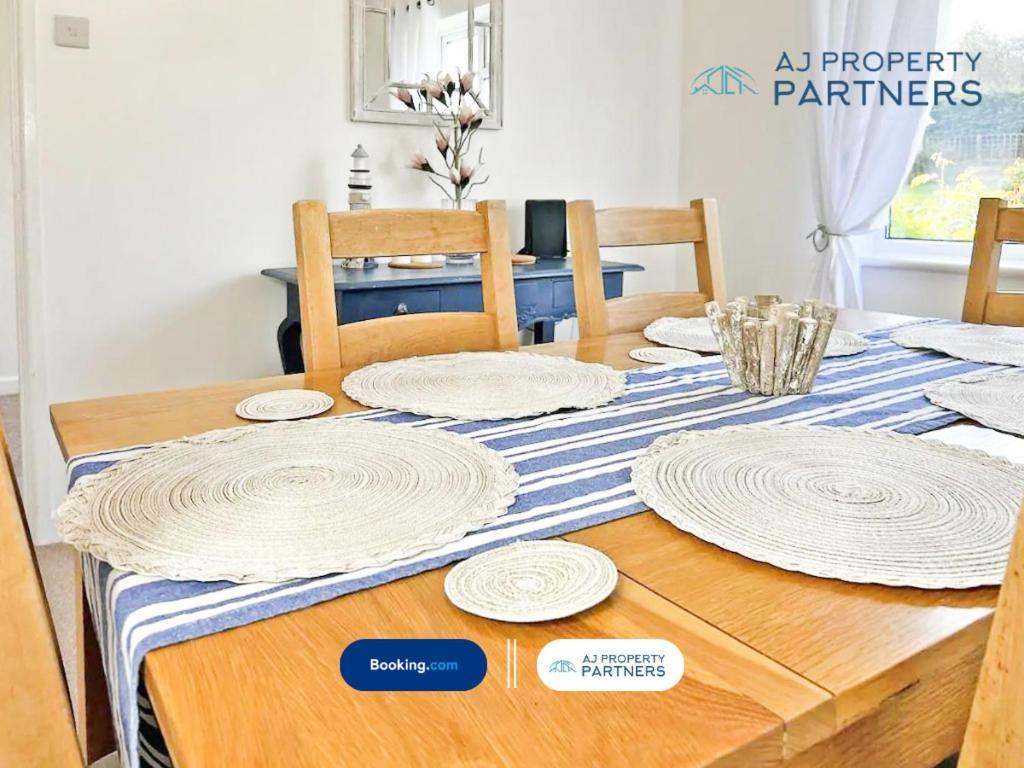 Premium Deal L Hill View Home L Last-Minute Offer L Cheltenham L Aj Properties L Perfect For Short Or Long Stays L 4Beds 4Bedrooms Extérieur photo