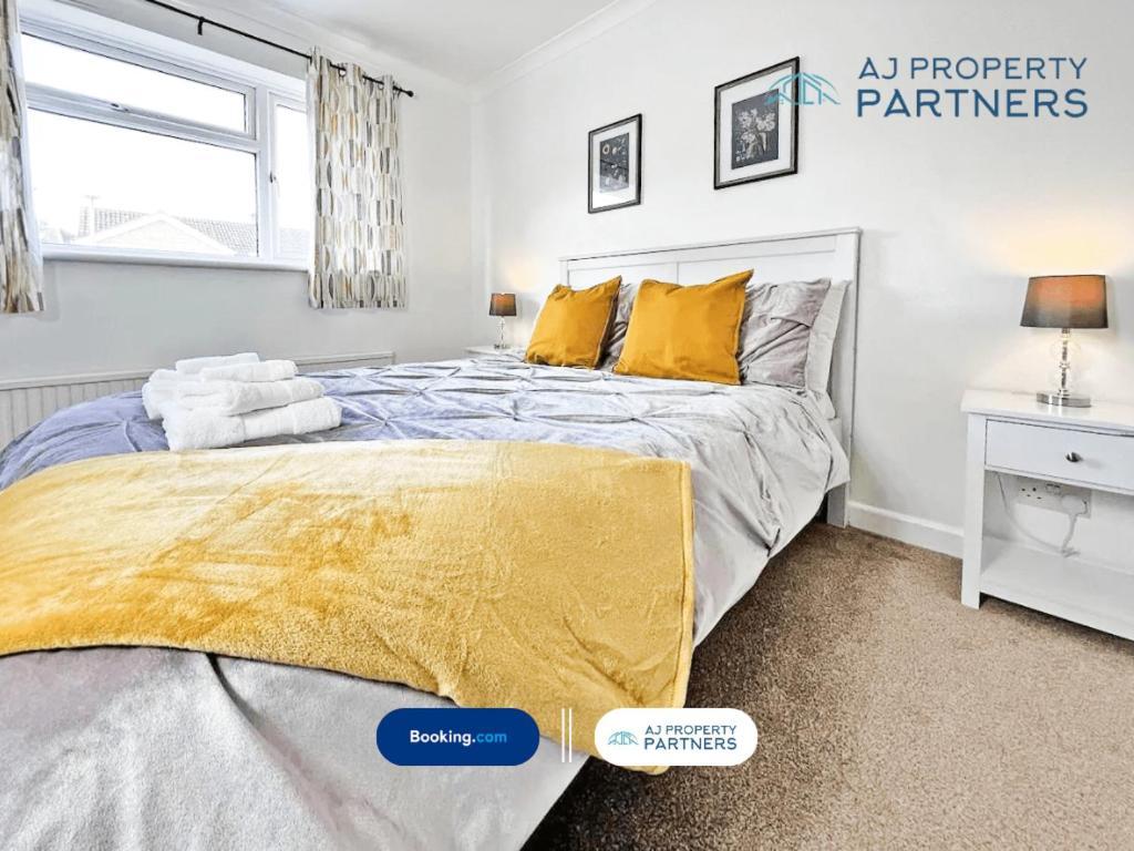 Premium Deal L Hill View Home L Last-Minute Offer L Cheltenham L Aj Properties L Perfect For Short Or Long Stays L 4Beds 4Bedrooms Extérieur photo