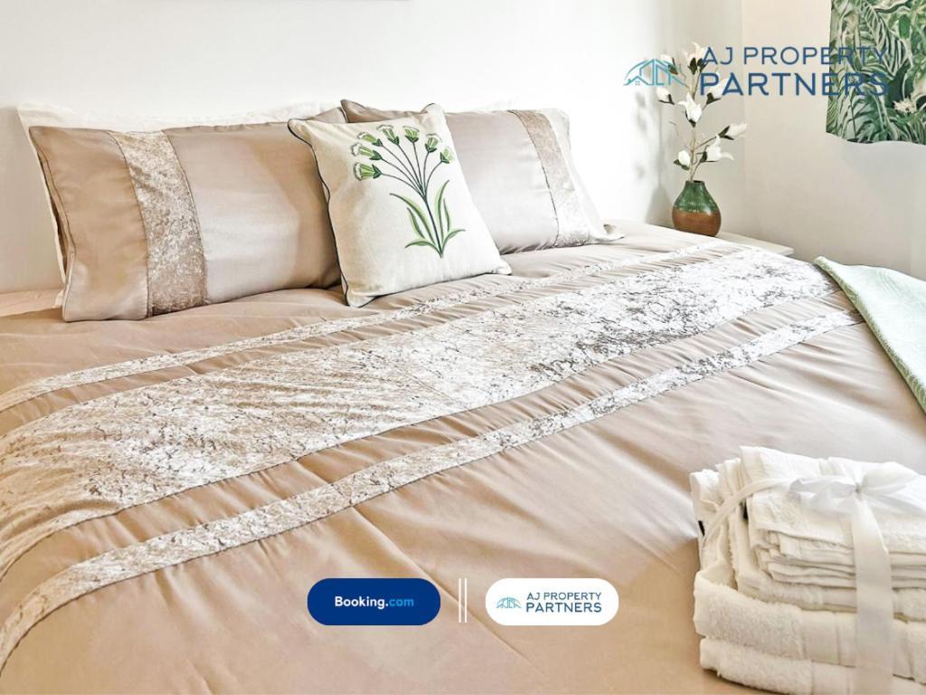 Premium Deal L Hill View Home L Last-Minute Offer L Cheltenham L Aj Properties L Perfect For Short Or Long Stays L 4Beds 4Bedrooms Extérieur photo